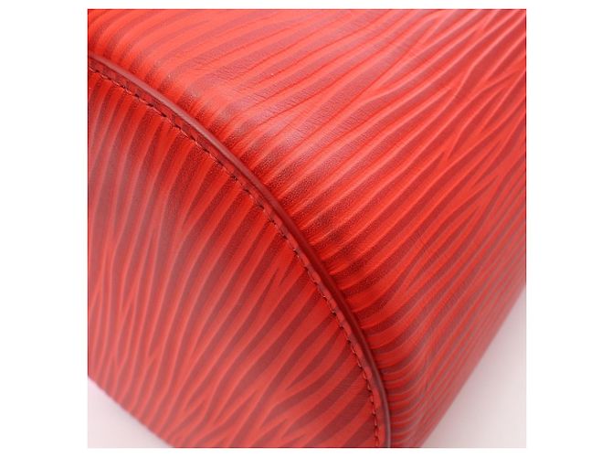 Borsa Louis Vuitton Soft Polochon PM Epi XL Rouge Rosso - vista 7