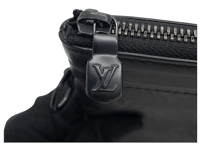 Pochette Louis Vuitton Monogram Eclipse Pochette To Go Clutch Bag Nero Monogramma - vista 10