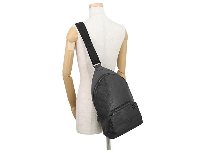 Borsa a tracolla Louis Vuitton Monogram Shadow Racer Nero Monogramma - vista 4