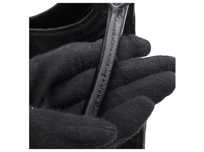Borsa a tracolla in pelle nera Prada Nero - vista 13