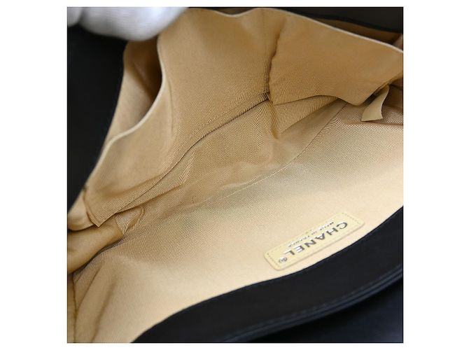 Chanel Reverso Boy Flap in pelle di vitello intrecciata Old Medium Nero - vista 3