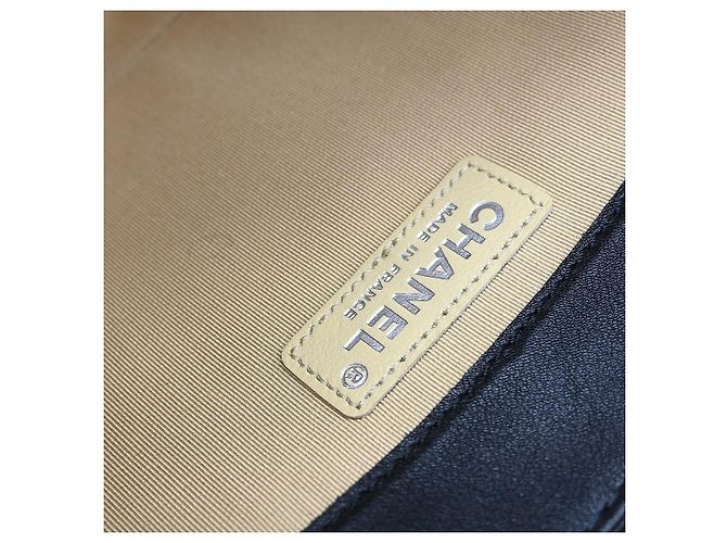 Chanel Reverso Boy Flap in pelle di vitello intrecciata Old Medium Nero - vista 4