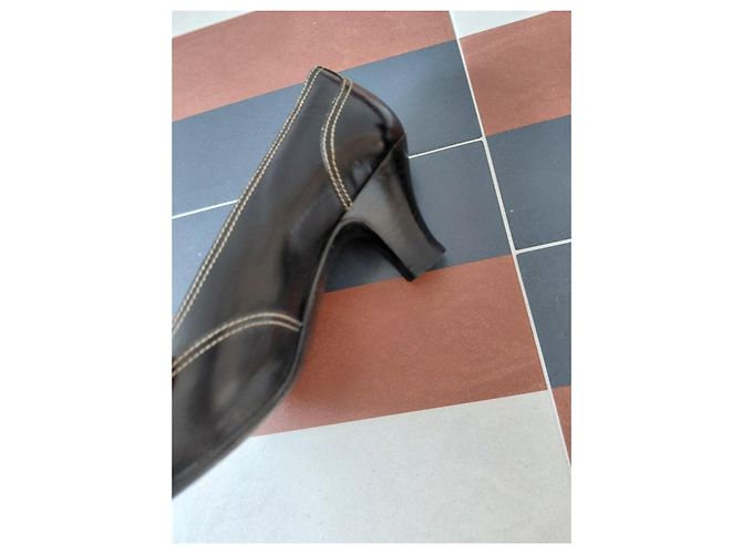 Prada Leder Pumps mit Kontrastnähten Schwarz - Ansicht 5