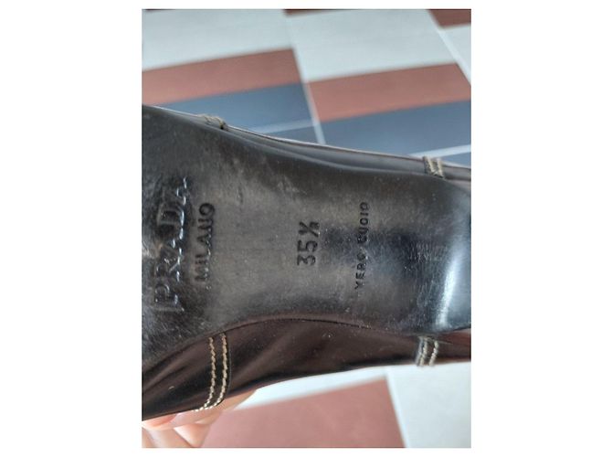 Prada Leder Pumps mit Kontrastnähten Schwarz - Ansicht 7
