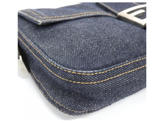 Borsa a tracolla Fendi Baguette 26424 Blu navy - vista 3
