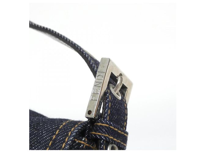 Borsa a tracolla Fendi Baguette 26424 Blu navy - vista 6