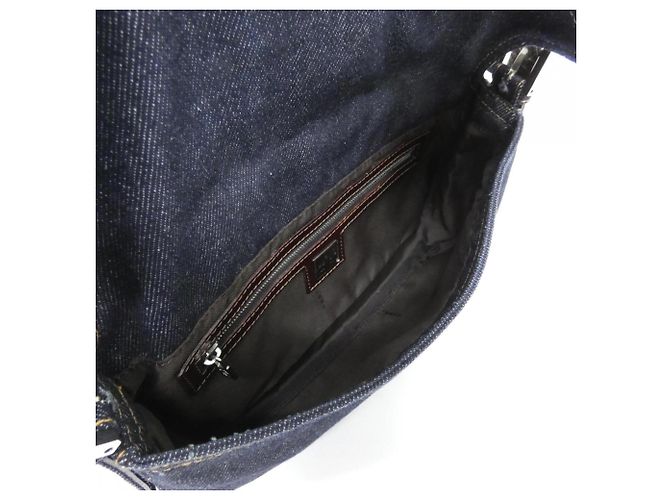 Borsa a tracolla Fendi Baguette 26424 Blu navy - vista 8