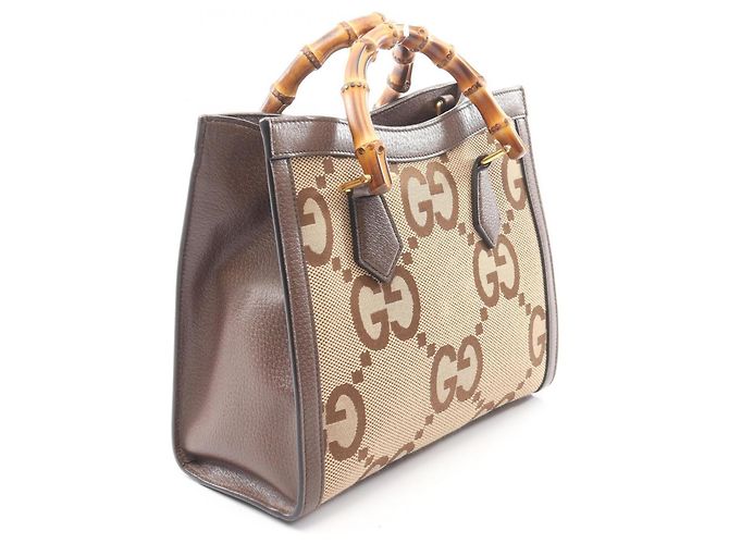 Bolsa 2-Way Gucci Diana Jumbo GG Marrom Bege - vista 2