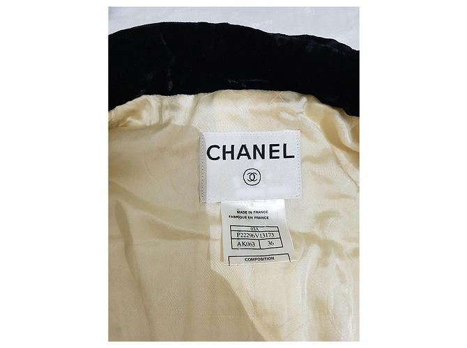 Chanel 03A Cream Tweed Embellished Jacket Black Metallic Gold hardware - view 7