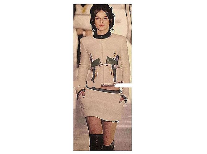 Chanel 03A Cream Tweed Embellished Jacket Black Metallic Gold hardware - view 8