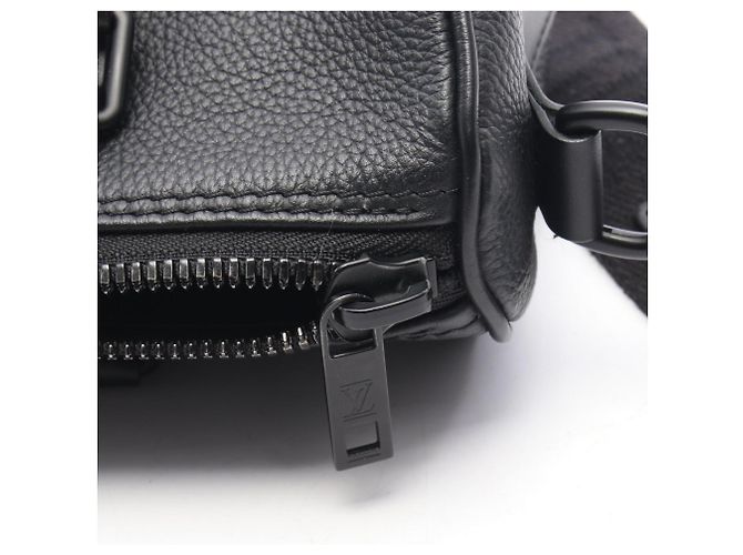 Borsa Louis Vuitton Keepall XS LV Aerogram Nero - vista 5