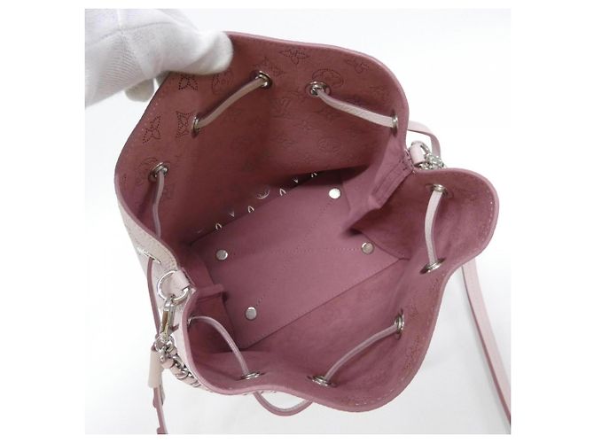 Borsa a tracolla Louis Vuitton Mahina Bella in Lilla Porpora - vista 5