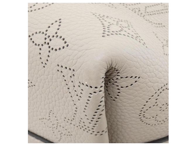 Borsa a spalla Louis Vuitton Mahina White Knot MM M20787 - vista 2