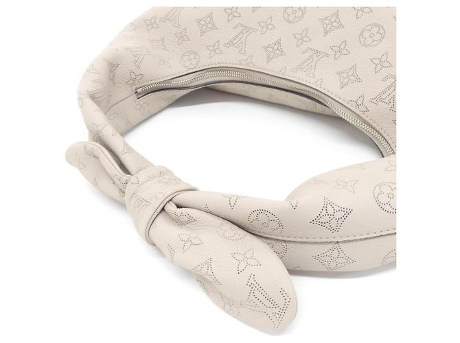 Borsa a spalla Louis Vuitton Mahina White Knot MM M20787 - vista 3