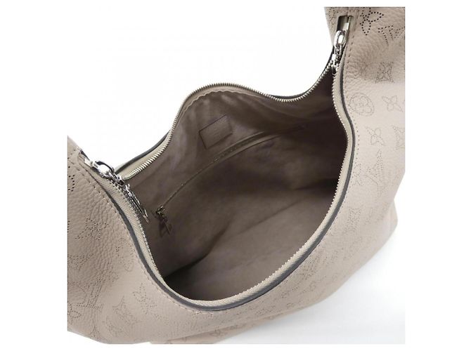 Borsa a spalla Louis Vuitton Mahina White Knot MM M20787 - vista 5