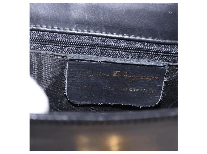 Borsa a tracolla Salvatore Ferragamo in pelle nera e oro Auth ka4956 Nero D'oro - vista 16