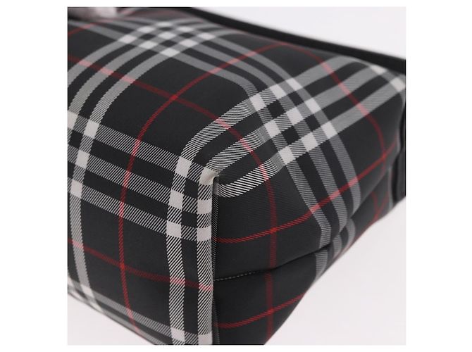 Pochette a mano BURBERRY in nylon nero con dettagli argento Auth am11953V - vista 11