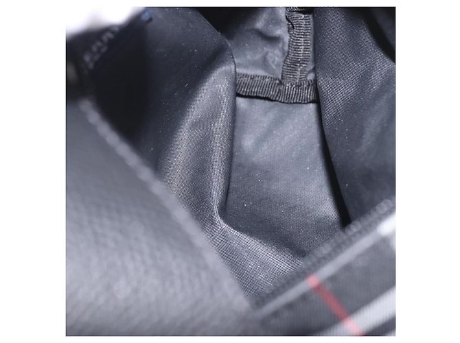 Pochette a mano BURBERRY in nylon nero con dettagli argento Auth am11953V - vista 16