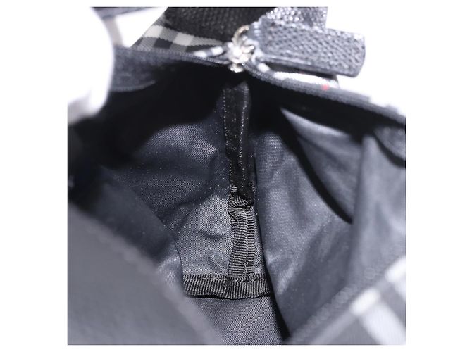 Pochette a mano BURBERRY in nylon nero con dettagli argento Auth am11953V - vista 17