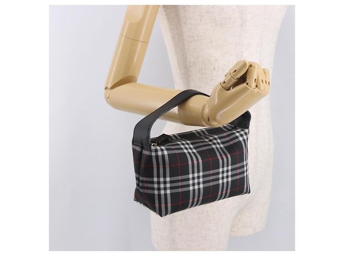 Pochette a mano BURBERRY in nylon nero con dettagli argento Auth am11953V - vista 19