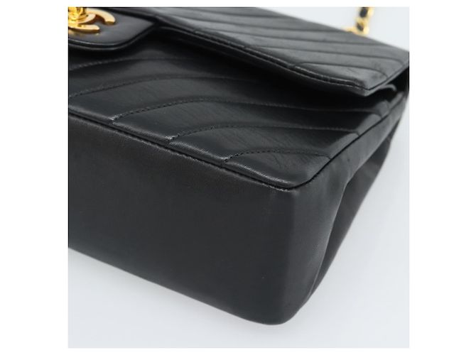 Borsa a Spalla CHANEL V stitch Chain in Pelle di Agnello Nera e Oro CC Auth 189090M Nero D'oro - vista 10