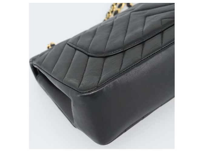 Borsa a Spalla CHANEL V stitch Chain in Pelle di Agnello Nera e Oro CC Auth 189090M Nero D'oro - vista 13