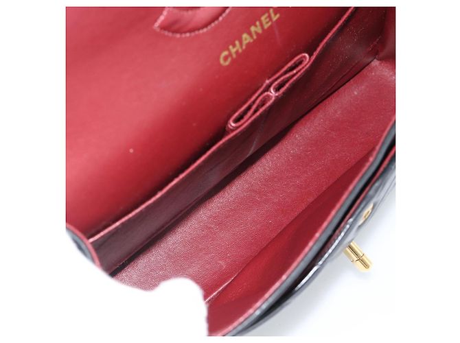 Borsa a Spalla CHANEL V stitch Chain in Pelle di Agnello Nera e Oro CC Auth 189090M Nero D'oro - vista 16