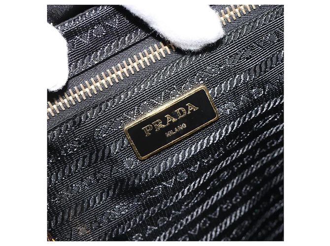 Zaino PRADA Nylon Nero Oro Auth yk20532SAV D'oro - vista 22