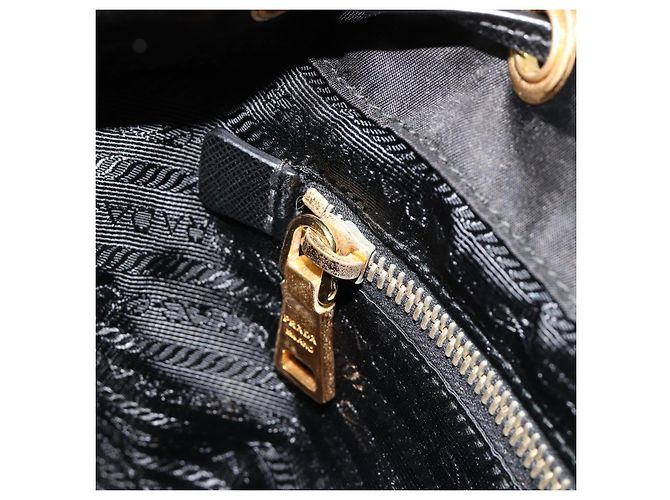 Zaino PRADA Nylon Nero Oro Auth yk20532SAV D'oro - vista 26