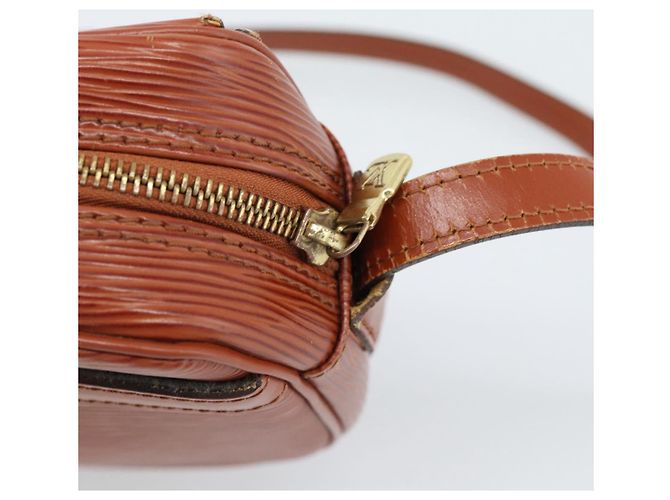 LOUIS VUITTON Epi Jeune FilleMM Shoulder Bag Marrone M52153 LV Auth 189241 - vista 9