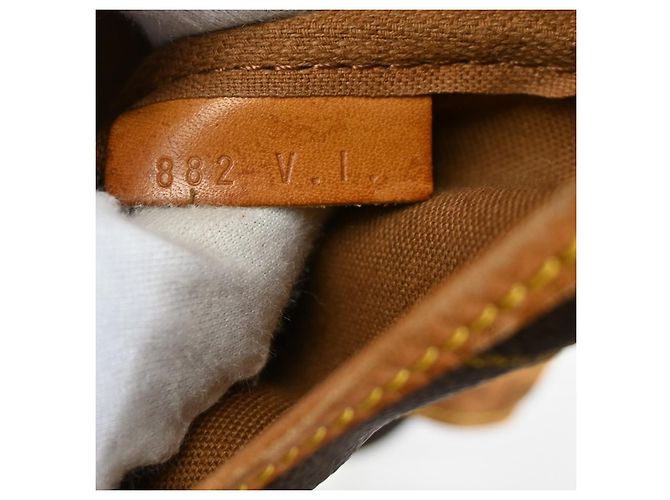 Louis Vuitton Saumur Monogram Canvas 35 Brown - view 7