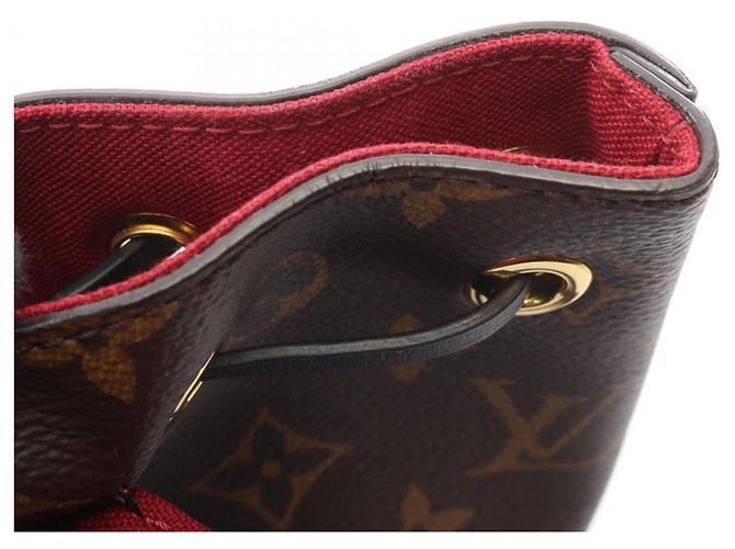 Zaino/Borsa Louis Vuitton Montsouris NM BB Marrone Nero - vista 10