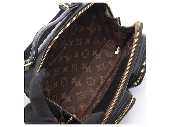 Borsa a tracolla Louis Vuitton Utility Crossbody Nero - vista 3