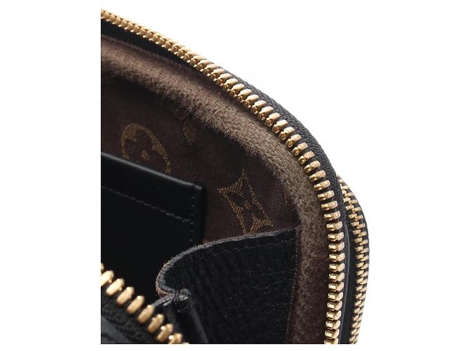 Borsa a tracolla Louis Vuitton Utility Crossbody Nero - vista 7