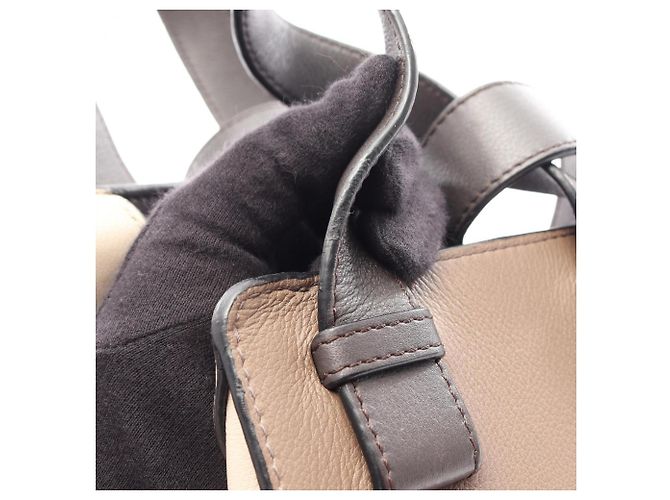 Loewe Hammock Medium 2-Way Handtasche Braun Beige - Ansicht 14