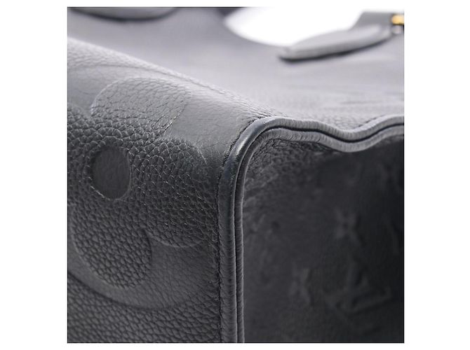 Borsa Tote Louis Vuitton OnTheGo MM Nero - vista 7