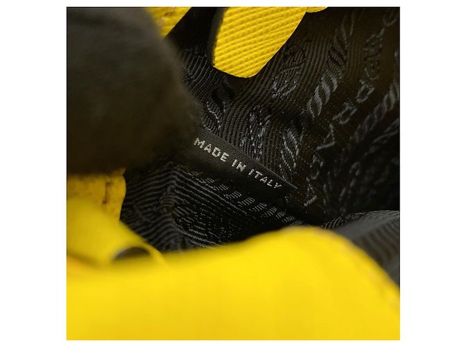 Borsa a mano grande in pelle Saffiano Galleria di Prada Giallo - vista 18