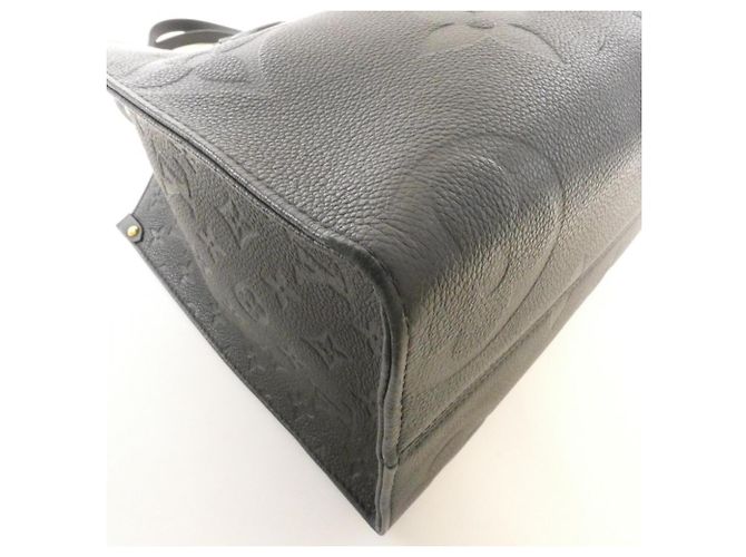 Borsa Louis Vuitton Monogram Empreinte OnTheGo MM Nero - vista 2