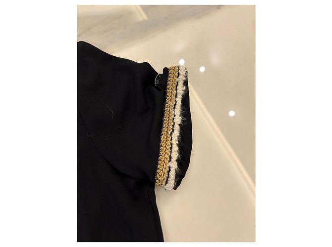 T-shirt Chanel nera in cotone con profilo intrecciato oro Nero - vista 5