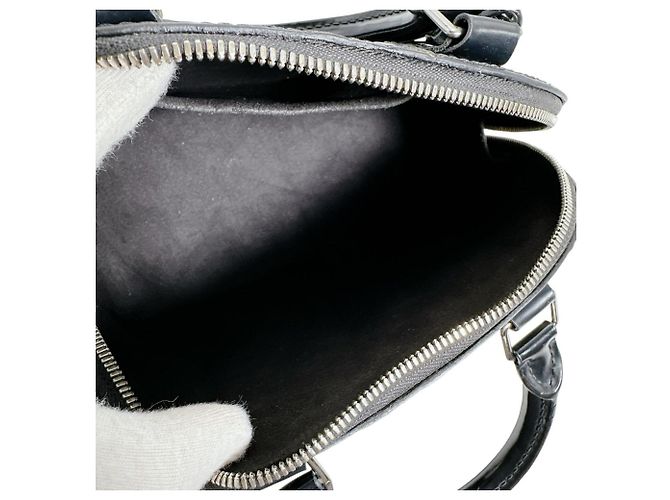Borsa a Spalla Louis Vuitton Alma BB Nero - vista 13