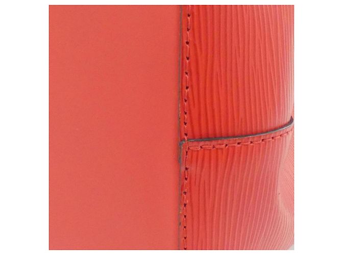 Néonoé Borsa a Spalla Louis Vuitton Epi Neo Noe M54365 Rosso - vista 3