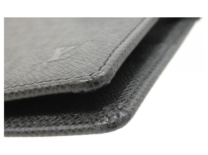 Louis Vuitton Taiga Agenda GM Organizer Grey - view 3