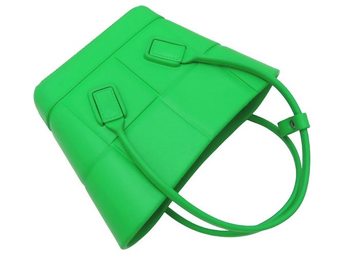 Borsa Arco di Bottega Veneta in gomma verde - vista 5