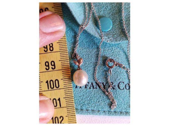 Tiffany & Co Paloma Picasso Silberhalskette mit Perlenanhänger Weiß Silber Hardware - Ansicht 9