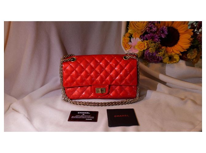 Mademoiselle Chanel 2.55 Réédition gestepptes Lackleder mittel Klappentasche irisierendes Rot - Ansicht 11