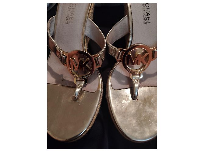 Sandali espadrilles con zeppa Michael Kors Gold MK Logo D'oro - vista 2
