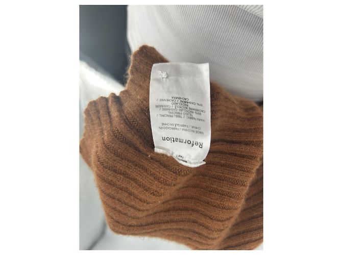 Reformation Cardigan aus braunem Kaschmir - Ansicht 6