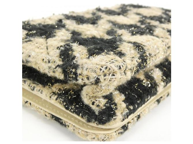 Chanel Chain Wallet in tweed nero beige oro D'oro - vista 3