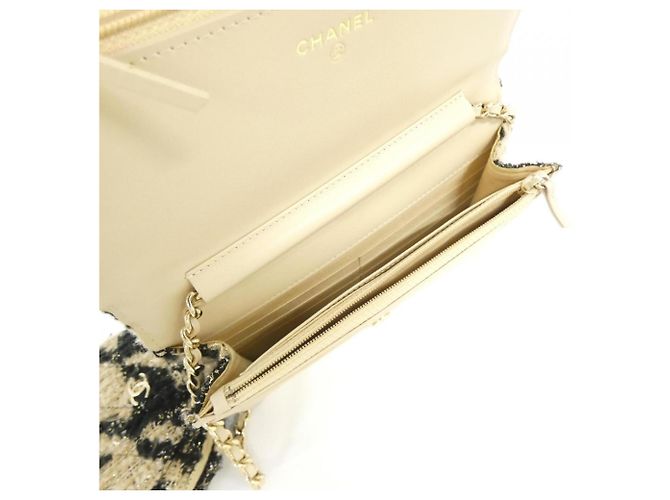 Chanel Chain Wallet in tweed nero beige oro D'oro - vista 8
