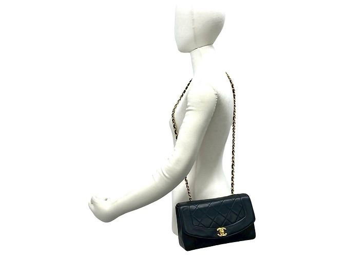 Borsa a Spalla Chanel Matelassé Diana Flap Nero - vista 2